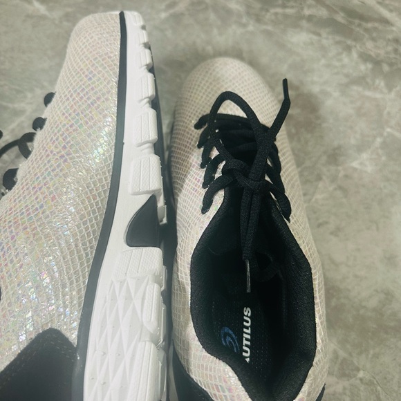 Nautilus Spark Women’s Stylish Composite Toe Work Safety Shoes Size US 9.5 M - Picture 5 of 6